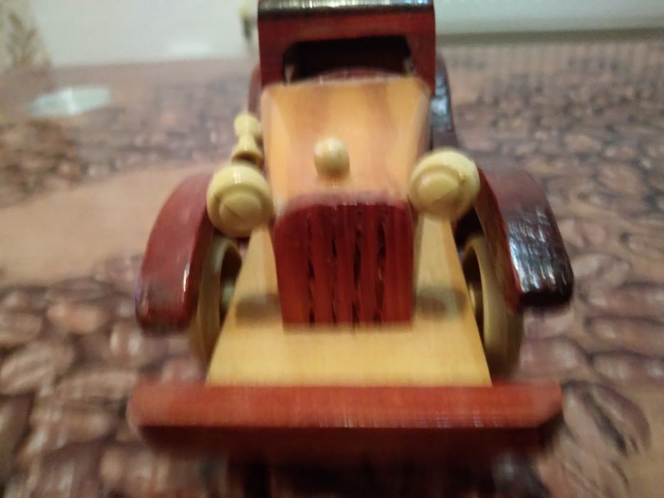 Machetă auto epocă realizată manual