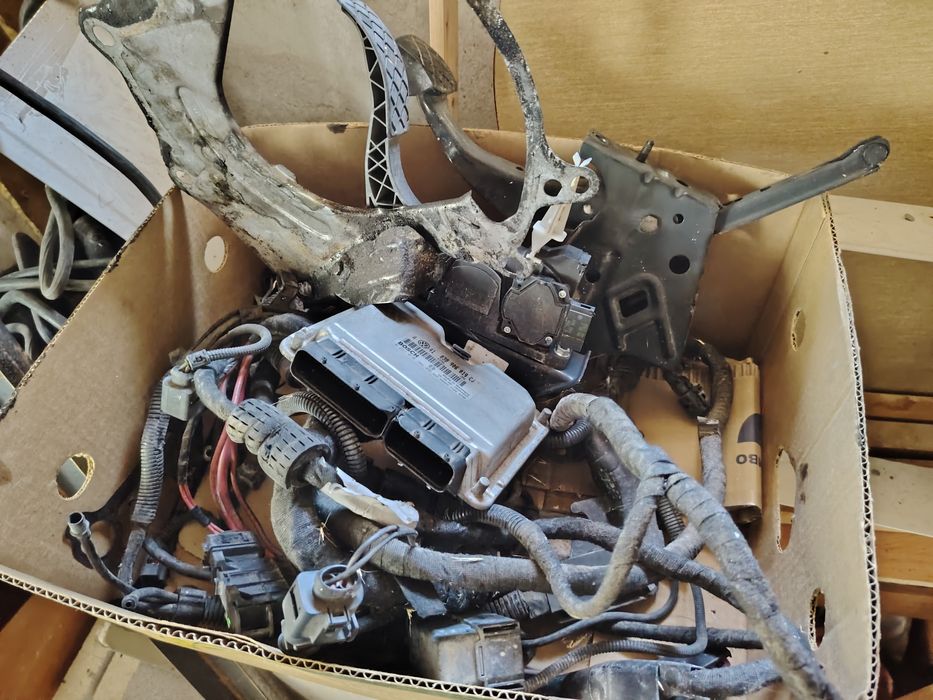 Двигател 1.9 101 кс може и на части