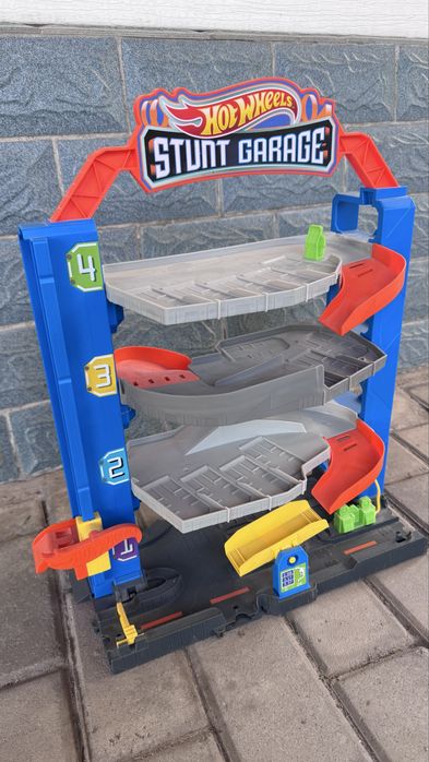 Трек хотвилс , в отличном состоянии