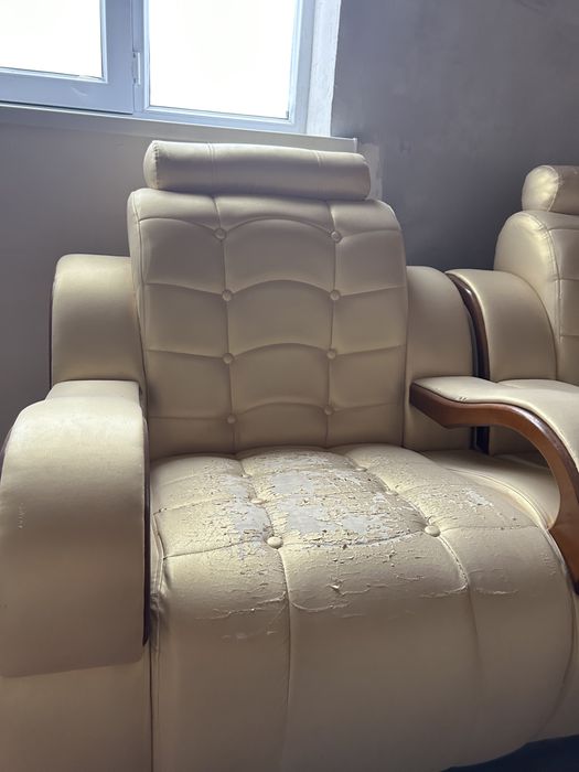 Диван кожанный