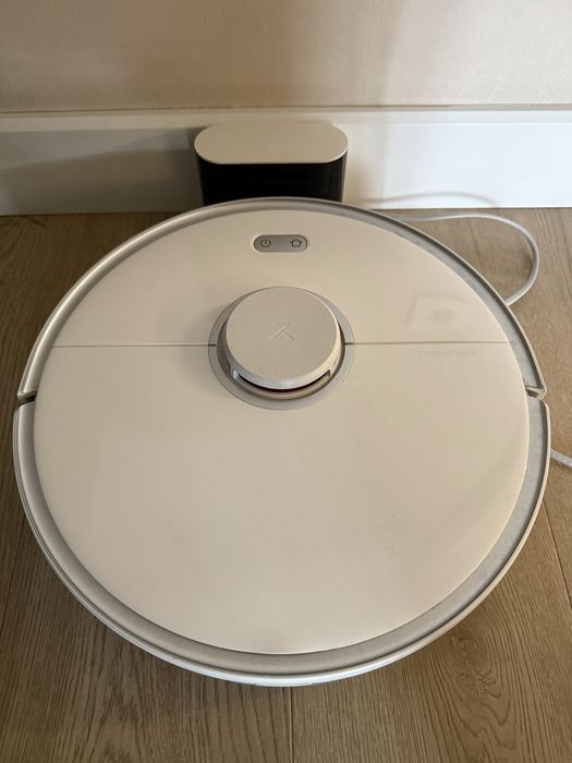 Продам робот пылесос Roborock S5 max