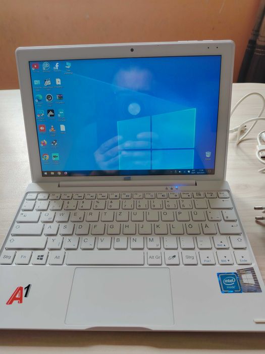 Лаптоп таблет 2в1 с Windows
