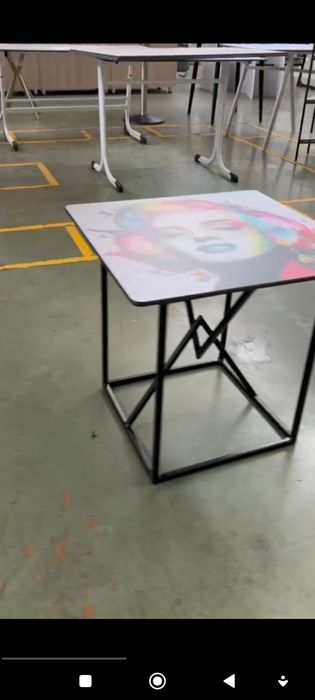 Pop art dizaynerlik stoli