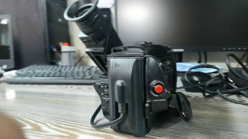 Срочно кассетали видеокамера SONY СОТИЛАДИ.
