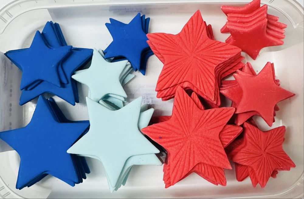 2000 шт готовых украшений из мастики