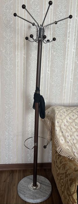 Отдам даром вешалка