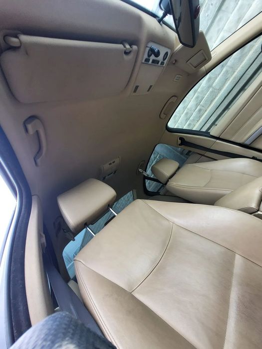 Dezmembram BMW E90 USA FATA STANGA/ USA SPATE STANGA/USA FATA DREAPTA