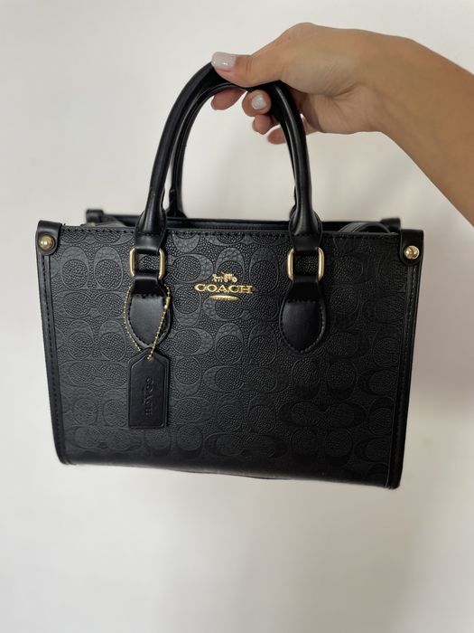 Сумка “Coach” в отличном состояний,очень вместительная