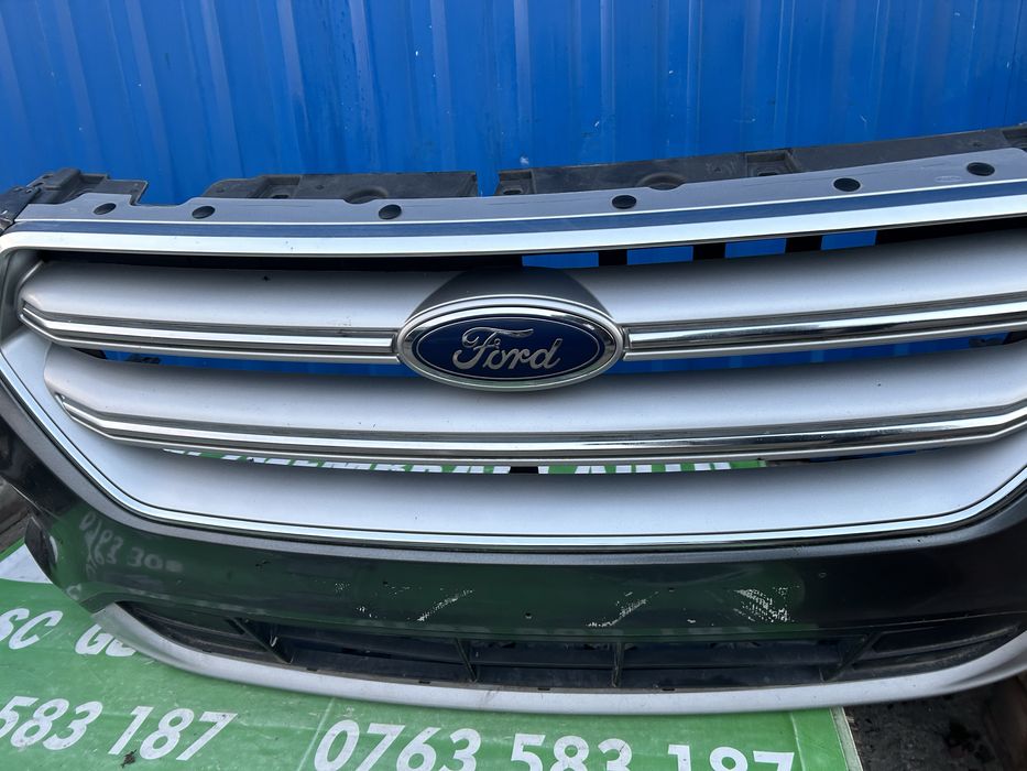 Grilă centrală bară față Ford Kuga 2017