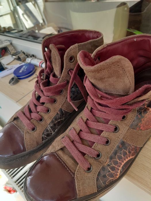 De vinzare teniși gheata