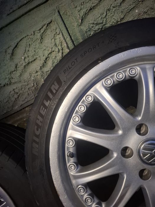 Vand set 4 jante R 17 vw passat b6 cu anvelope 225 45 17 michelin
