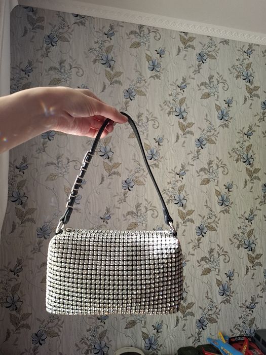 Ayollar sumkasi yangi