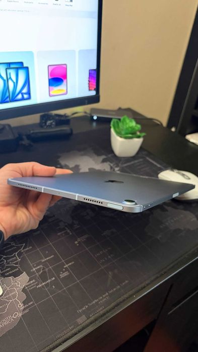 iPad Air 4 Wifi + Cellular ( varianta cu e-sim ) 64GB Sky Blue 10.9"