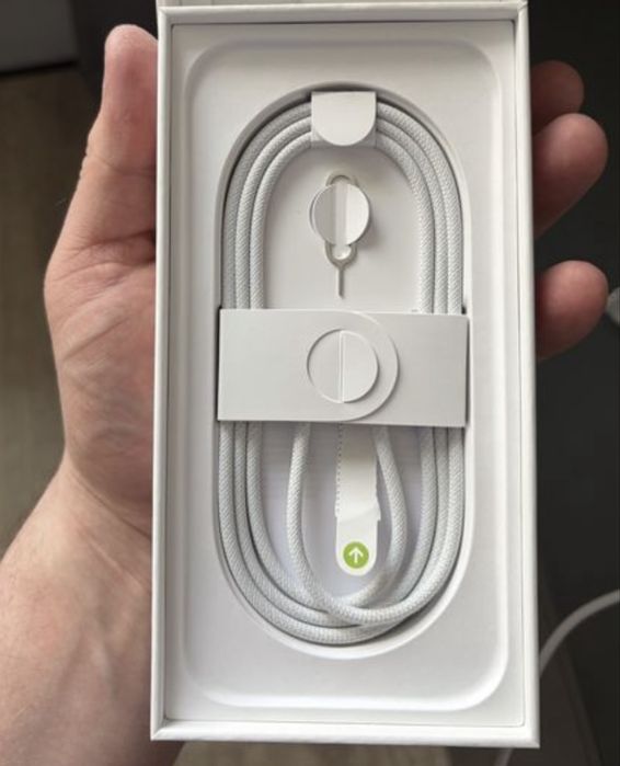 Продам оригинальный зарядка на iphone