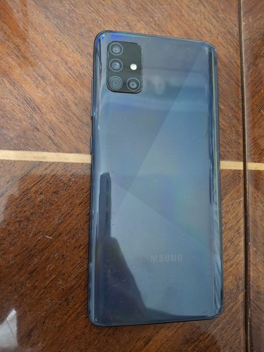 Samsung A 515 телефон