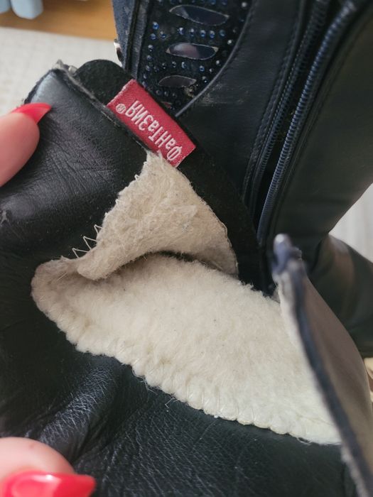 Сапоги детские за 2000т