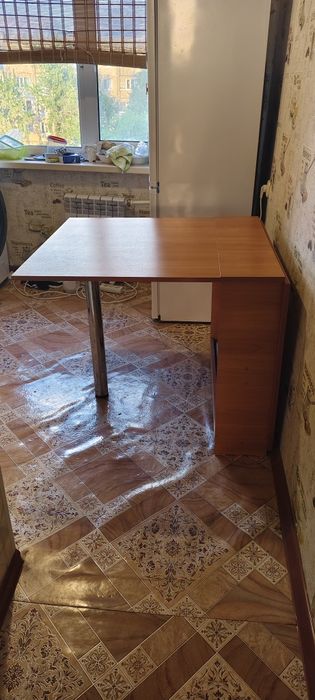 Стол раскладной.
