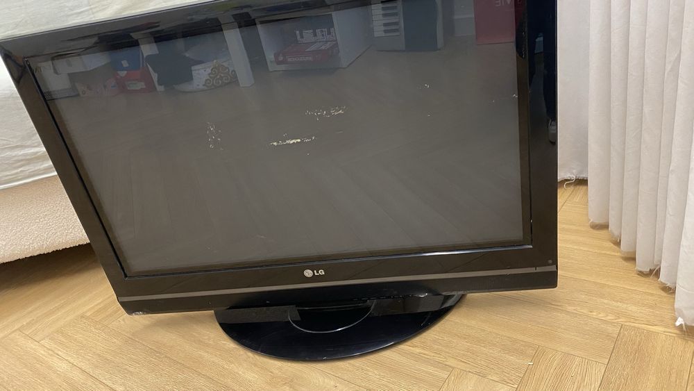 Продам телевизор LG