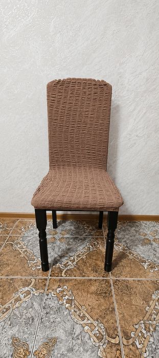 Продается раздвижной стол со стульями (6 шт.)