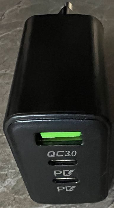 Бързо зареждащи USB адаптер тип С и А и кабел тип С