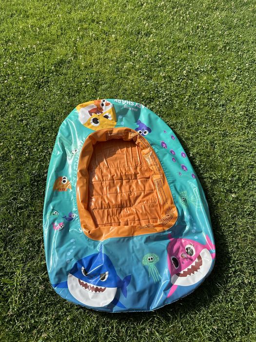 Надуваема лодка за най-малките