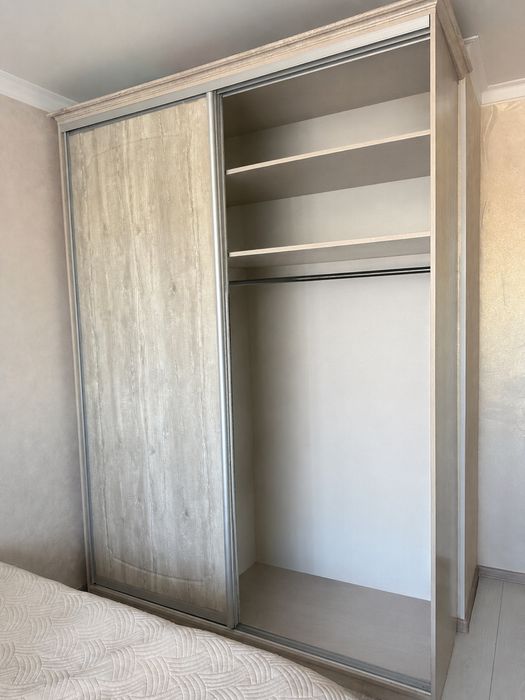 Продам спальный гарнитур
