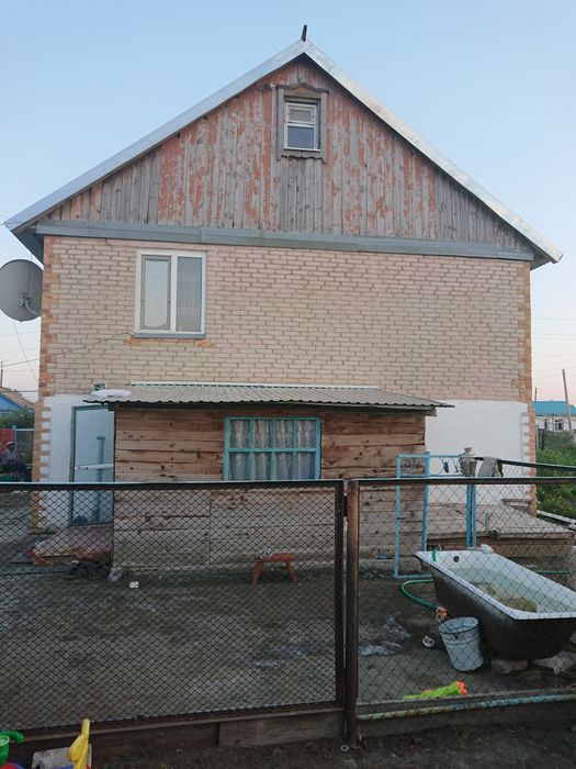 Продам дом мансардный в п.Бадамша