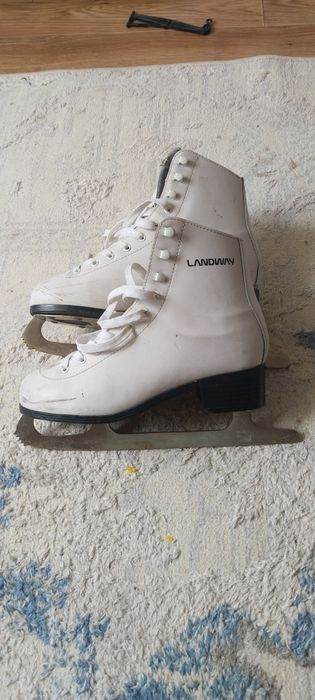 Продам коньки  размер30 и 40