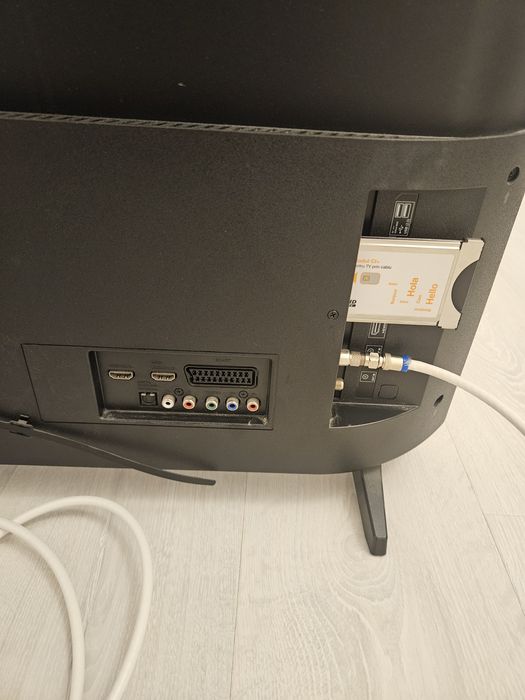 Tv Sharp 101 cm sunet harman kardon