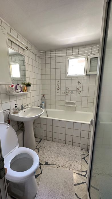 Vand apartament 3 camere Berceni