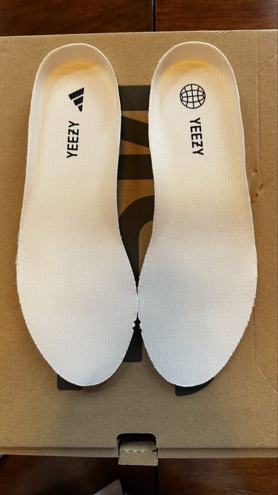 Yeezy Boost 350 V2 „Bone” – noi, nepurtați, mărimea 39 1/3