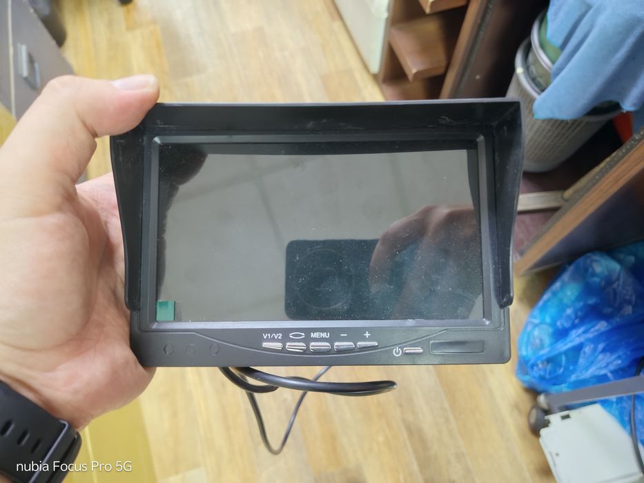 Продам мониторы и камеры для авто