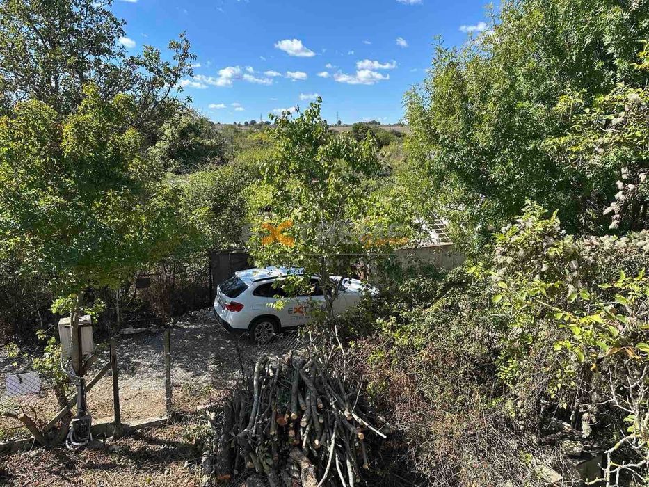 Къща на 20 мин. с авт. от центъра на гр. Варна и на 5 мин. от морето