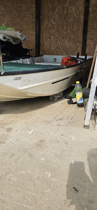 Oferta barca de fibra la preț de gonflabila