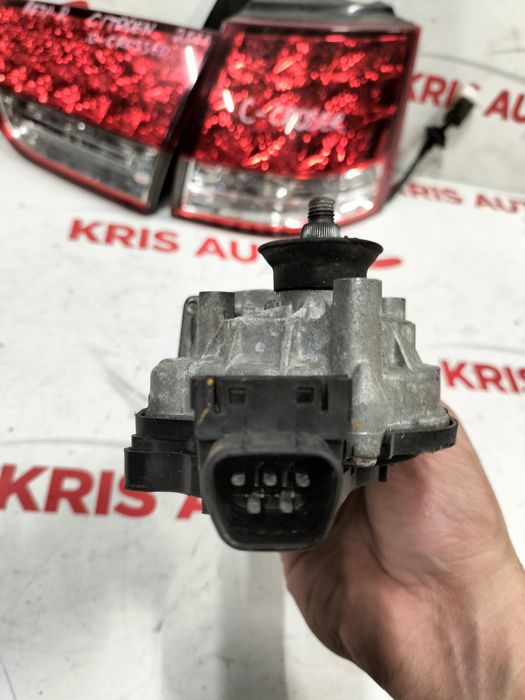 Моторче  предни чистачки Mitsubishi Outlander / Мицубиши