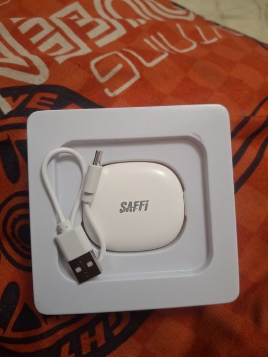 Наушник saffi работает