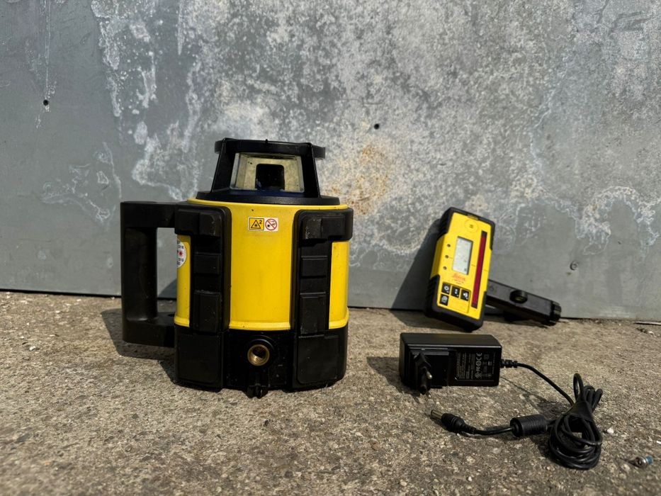 Nivela laser Leica Rugby 840 trepied telescopic de 3m