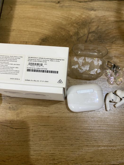 Оригинальные Apple Airpods Pro 1 го поколения с зарядным чехлом