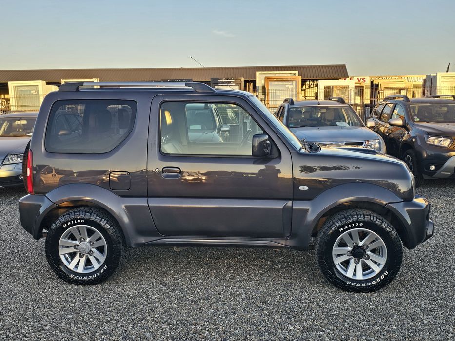 Suzuki JimnyStyle, 1.3 Benzina, 4x4    Piele  Pilot  Jante  Cârlig  Posibil Rate *