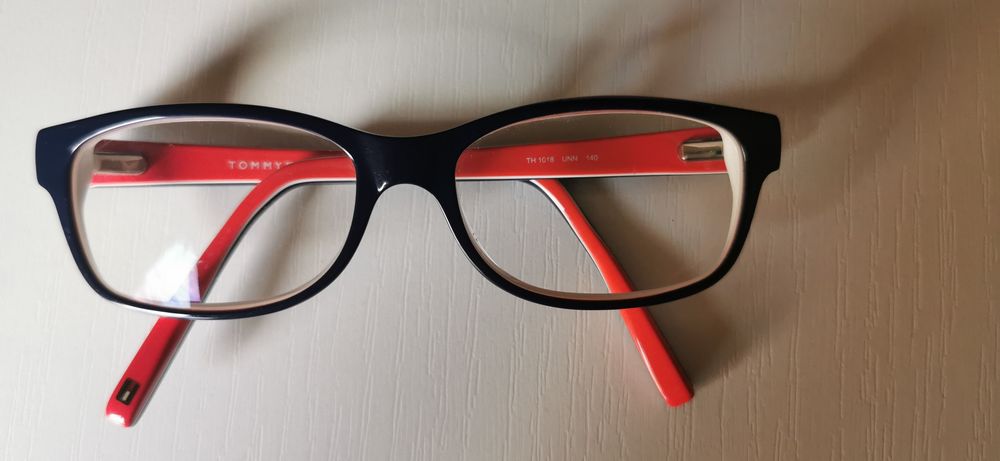 Rama ochelari Tommy Hilfiger impecabile