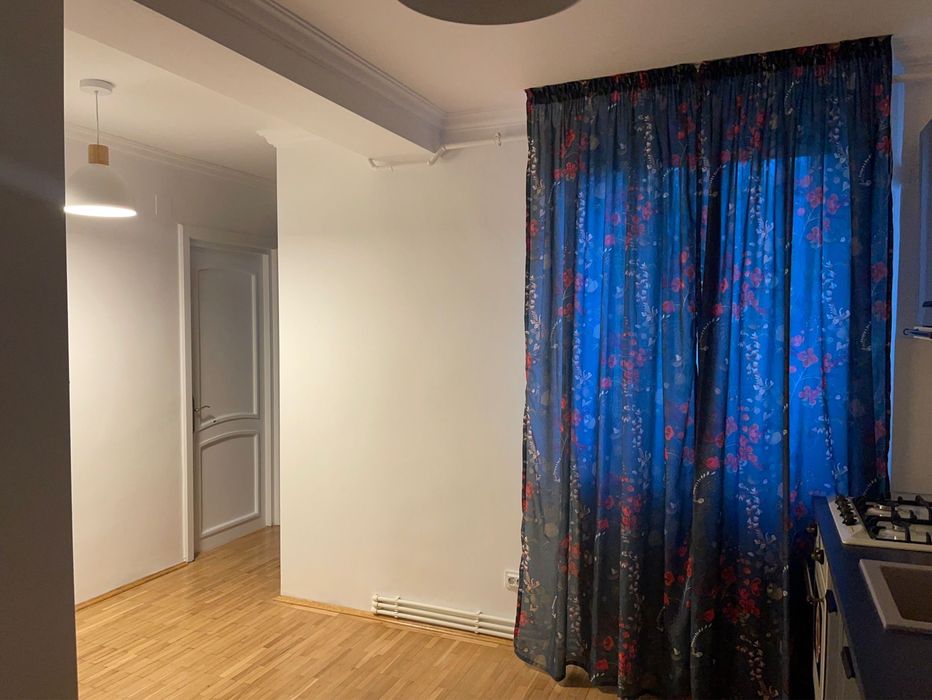 Inchiriez apartament 3 camere