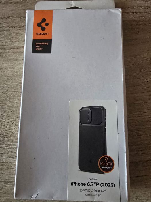Spigen - iPhone 6.7"P (2023)