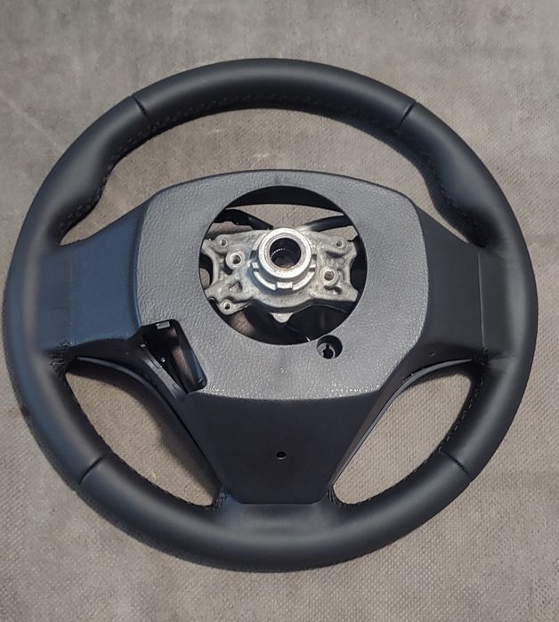 Volan retapitat piele Toyota auris , corolla