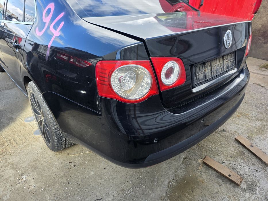 Dezmembrez Volkswagen Jetta 1.6mpi 1.6fsi 1.8tfsi 2.0tdi