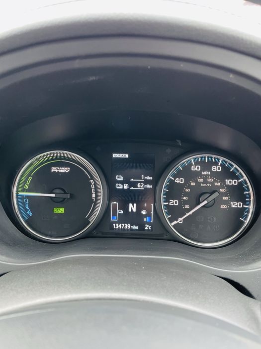 Mitsubishi outlander PHEV VOLAN DREAPTA