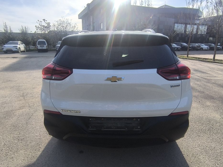 Срочно продается Chevy Tracker 2 2023 года, 1,25 L. Turbo