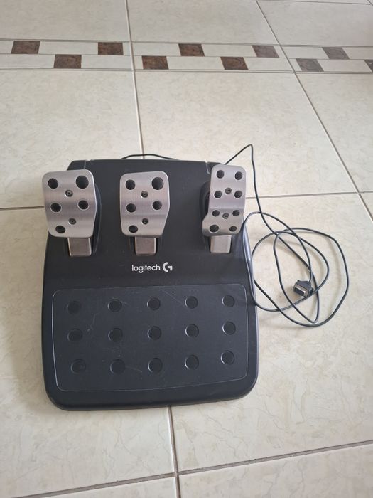 Kit Complet Logitech G29 (Volan + 3 Pedale + Schimbător Viteze) PC / PS4 / PS5