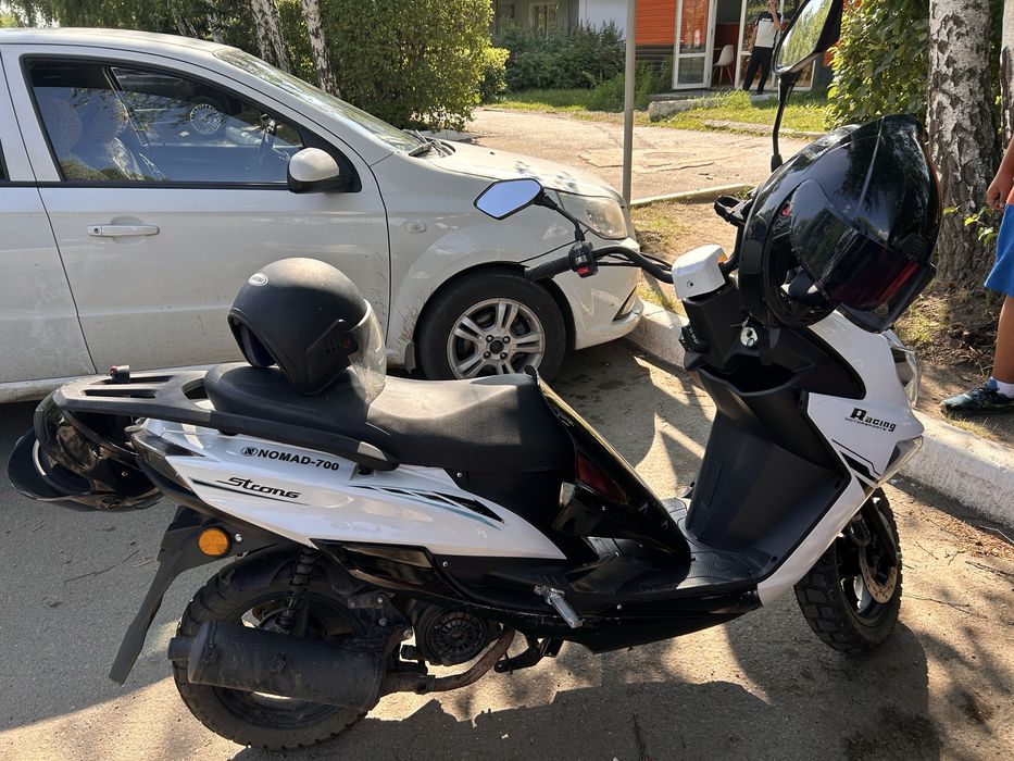 Скутер Maxi Nomad-700