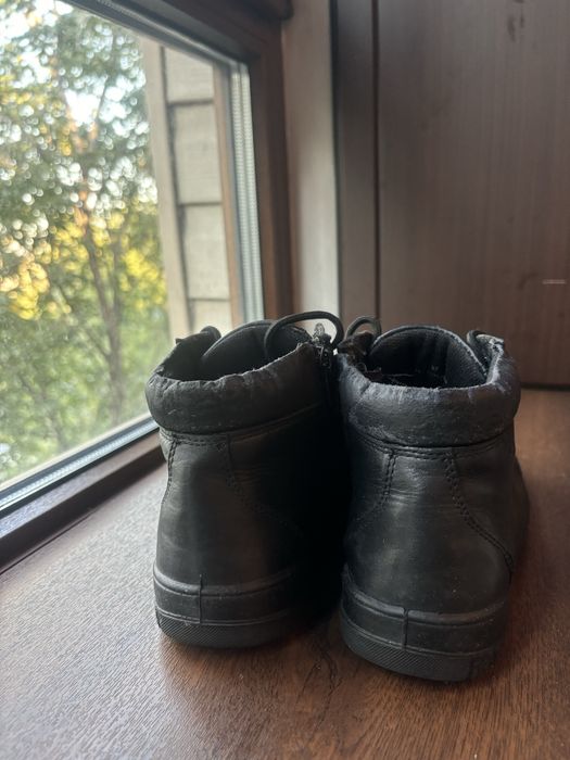 Продам демисезонные ботинк