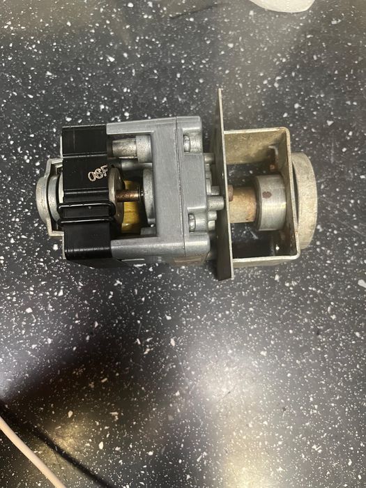 Motoare pentru rotisor tije de 12